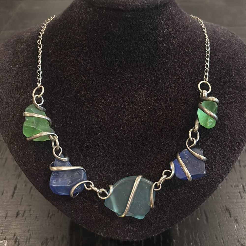Sadie Green Sea Glass Wrapped Ocean Colors Chain Wire Necklace​​​